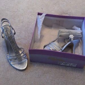 Paprika Size 7 Heels